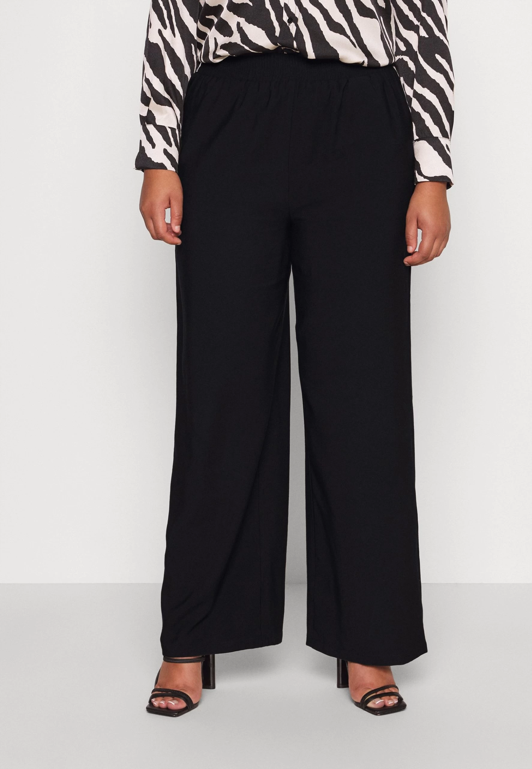 Wide Leg Pant - Trousers - Black 3 Wide Leg Pant - Trousers - Black