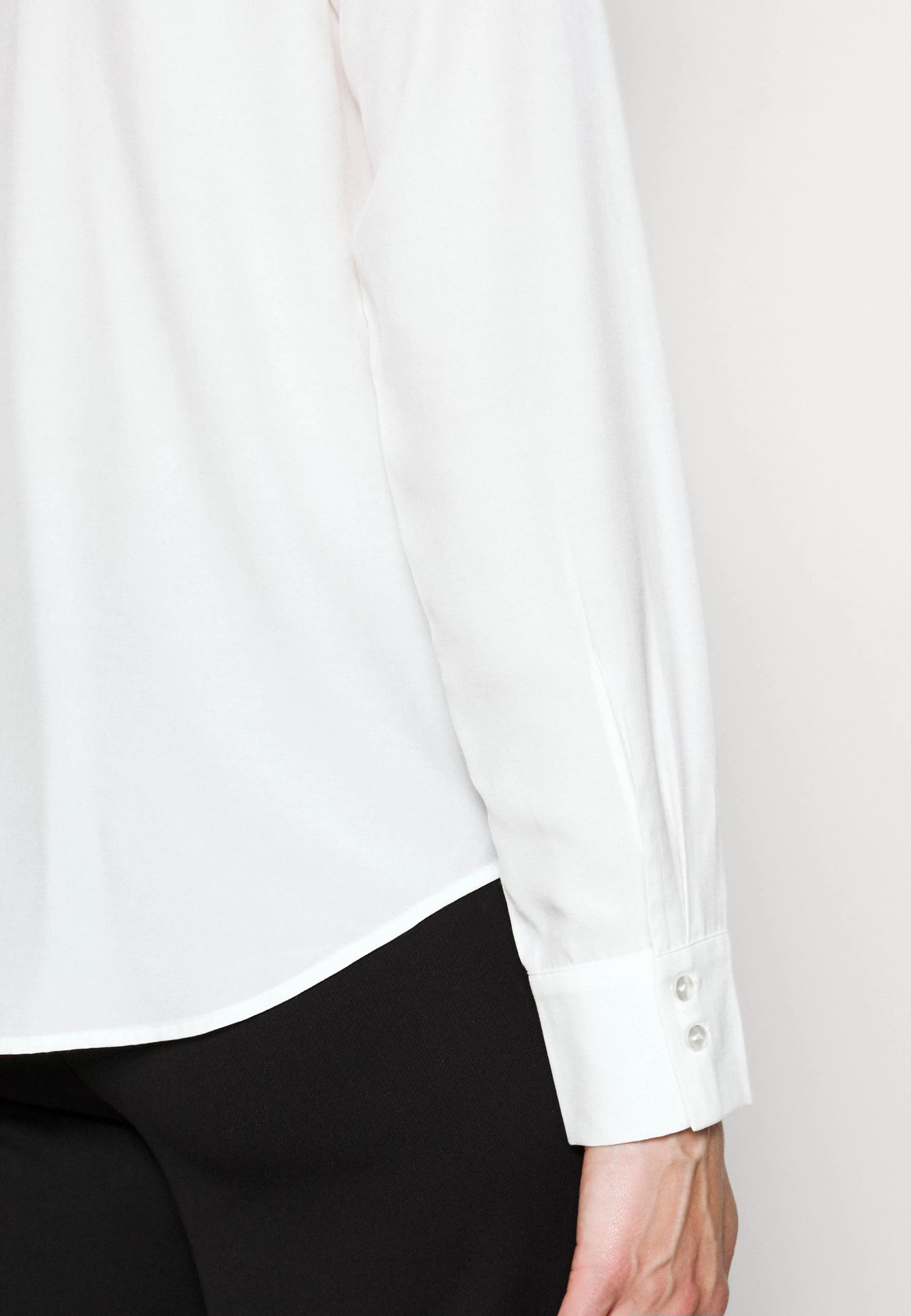 Blouse -White 8 Blouse -White - Image 6