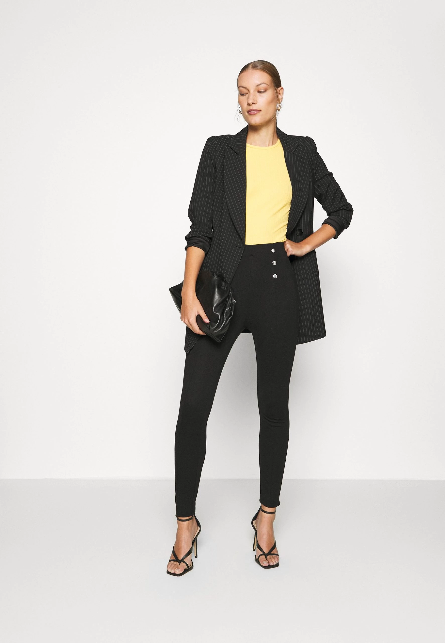 Anna Field Punto Leggings With Button Detail - Leggings - Trousers - Black 4 Anna Field Punto Leggings With Button Detail - Leggings - Trousers - Black - Image 2