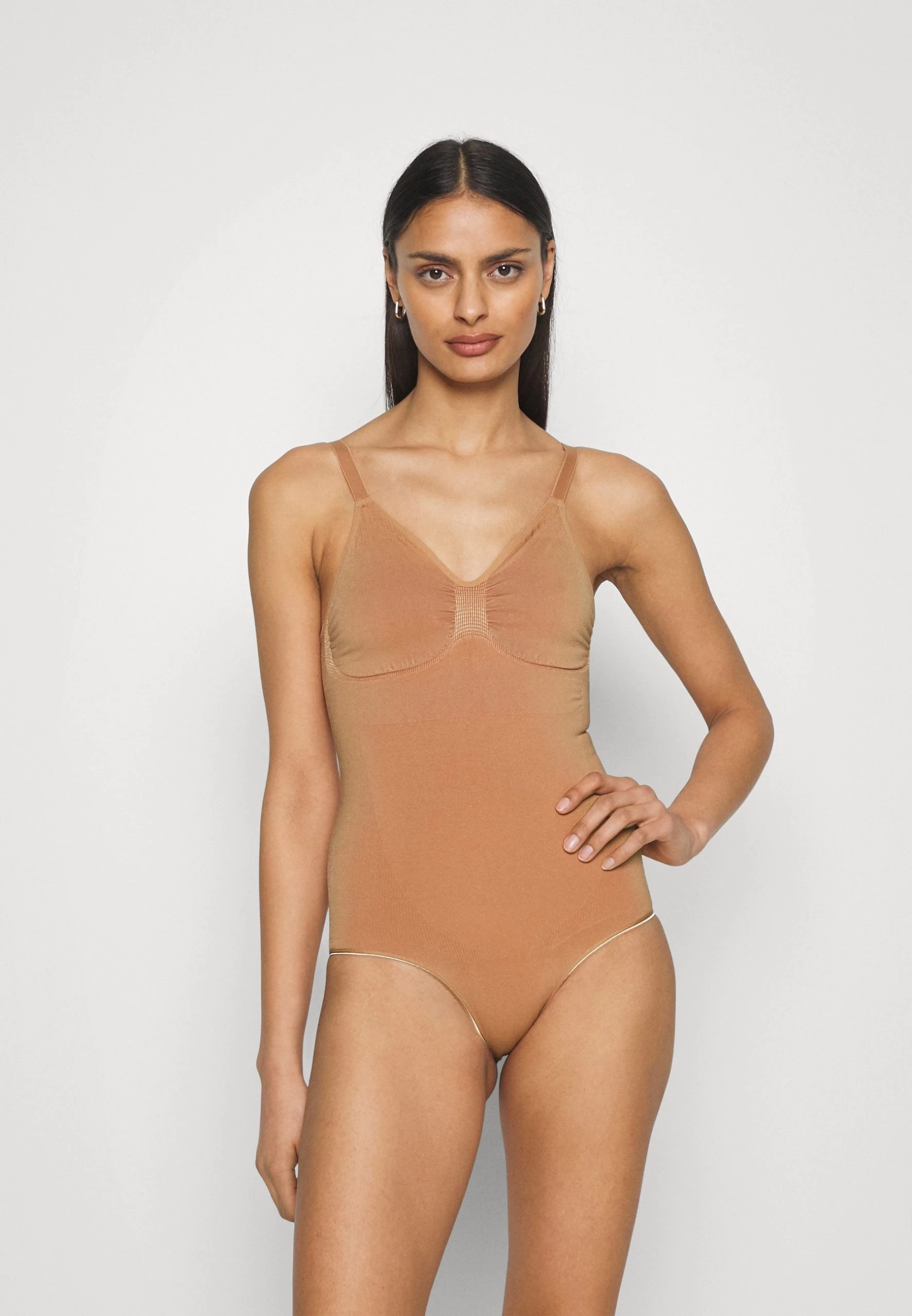 Anna Field Body - Nude 4 Anna Field Body - Nude - Image 2